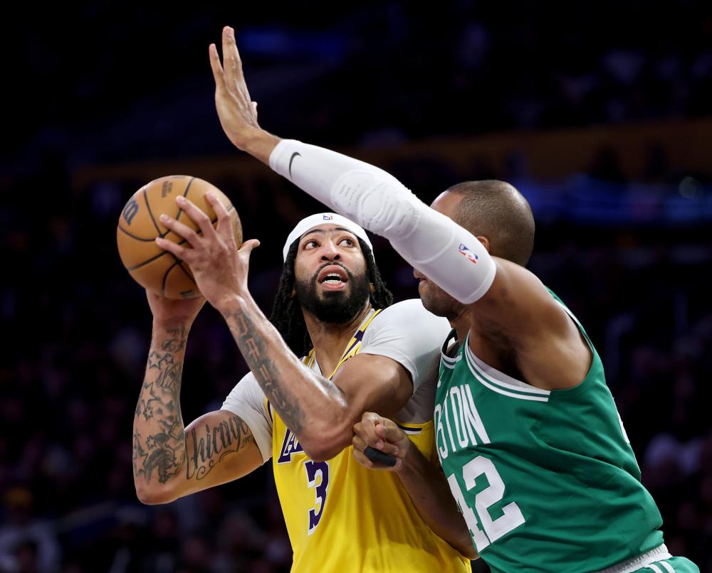 仅牵动了球 仅牵动了球