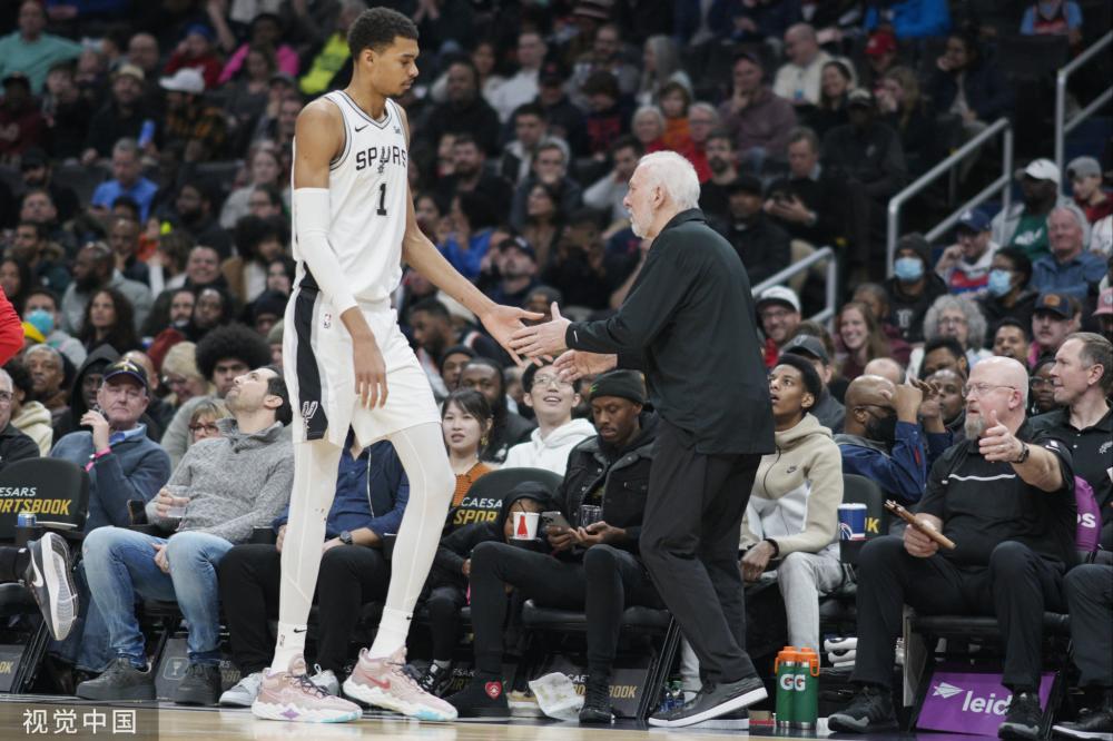 社交媒体上 社交媒体上